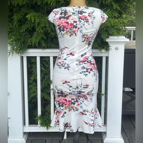 Vfshow; White&Pink Foral; Mermaid Style Dress; Mint Condition; NWOT; Size Small - Picture 2 of 8